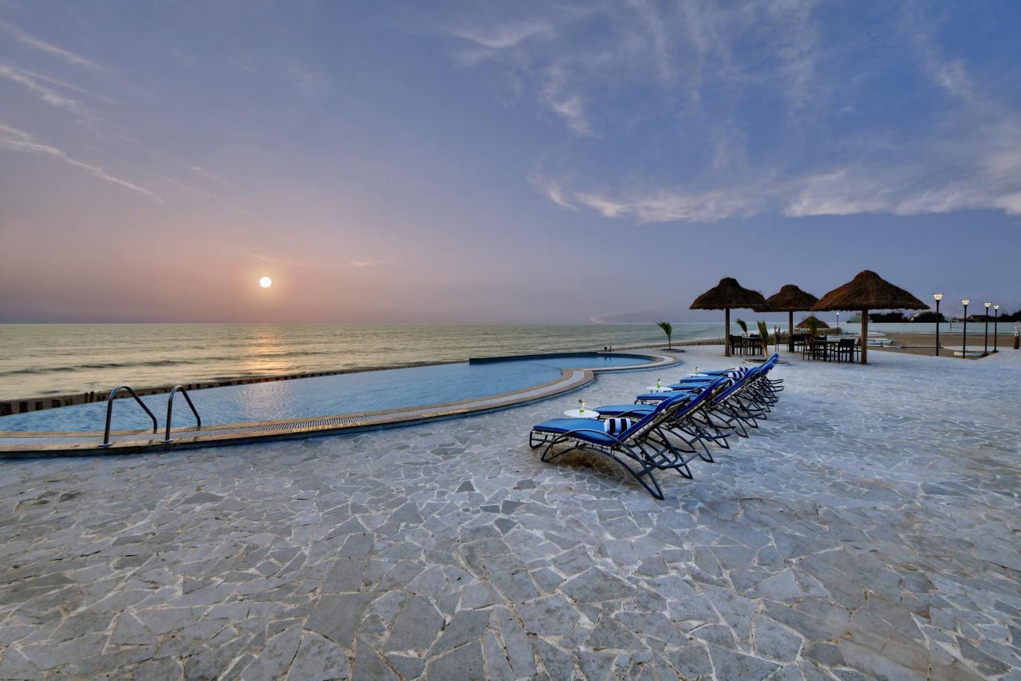 The Fern Leo Beach Resort , Madhavpur 포르반다르 외부 사진